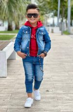 Costum blugi pentru baieti