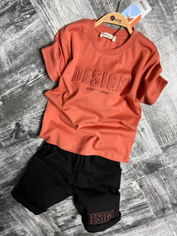 Set cu tricou și pantaloni scurți pentru baieti "Design"- verde/negru