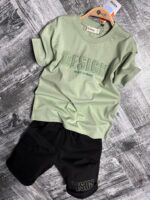 Set cu tricou și pantaloni scurți pentru baieti "Design"- verde/negru